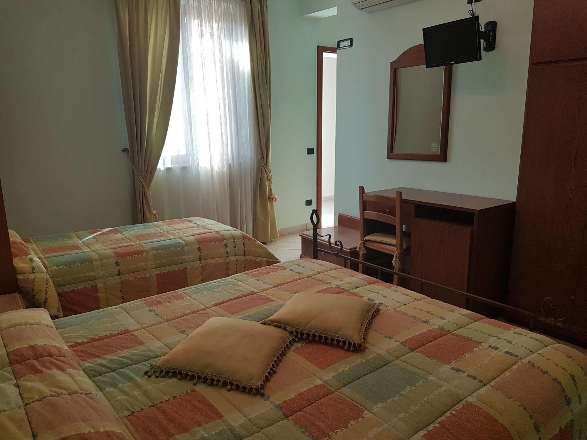 Hotel Ponte San Vittorino Асизи Екстериор снимка