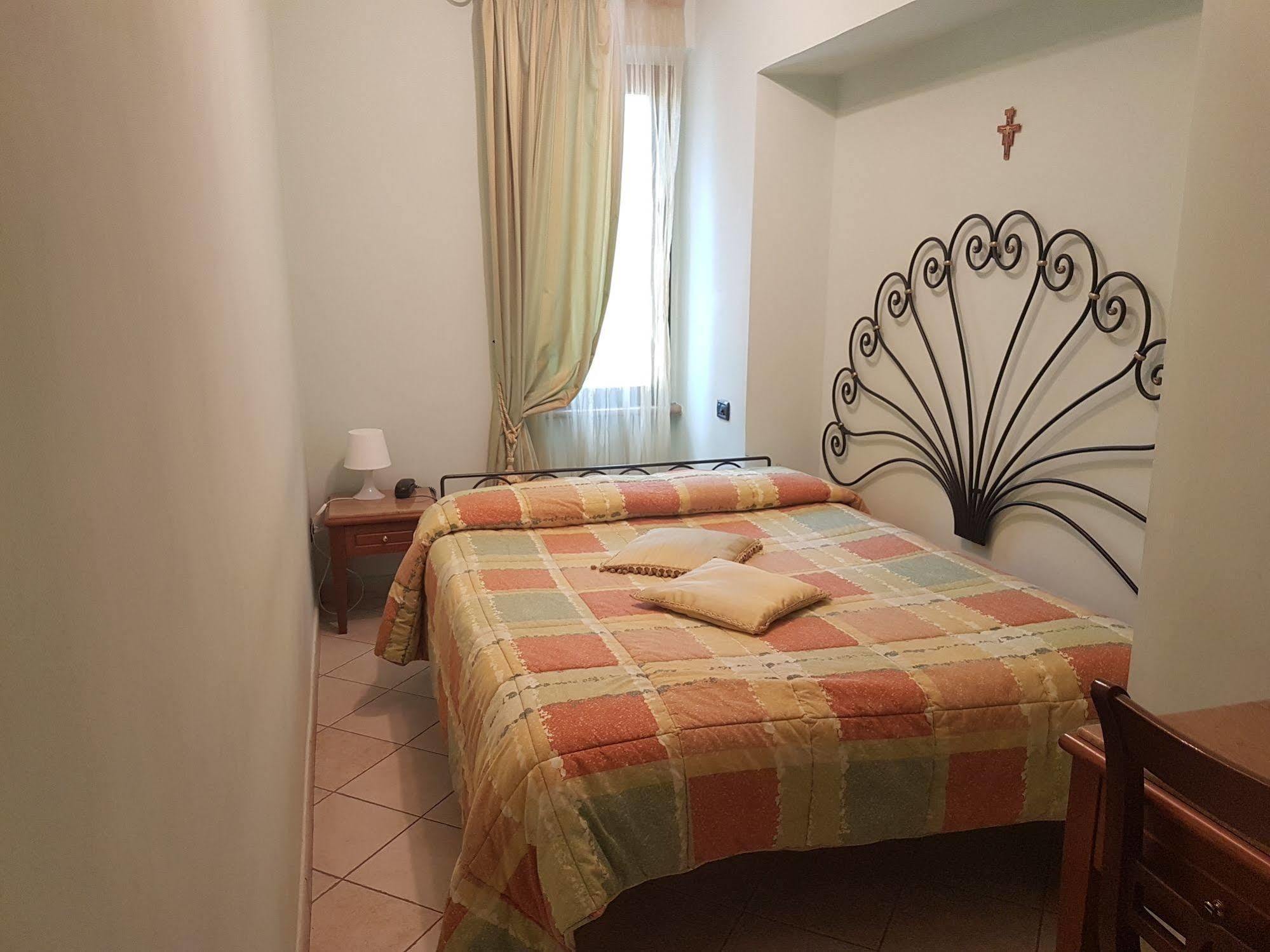 Hotel Ponte San Vittorino Асизи Екстериор снимка