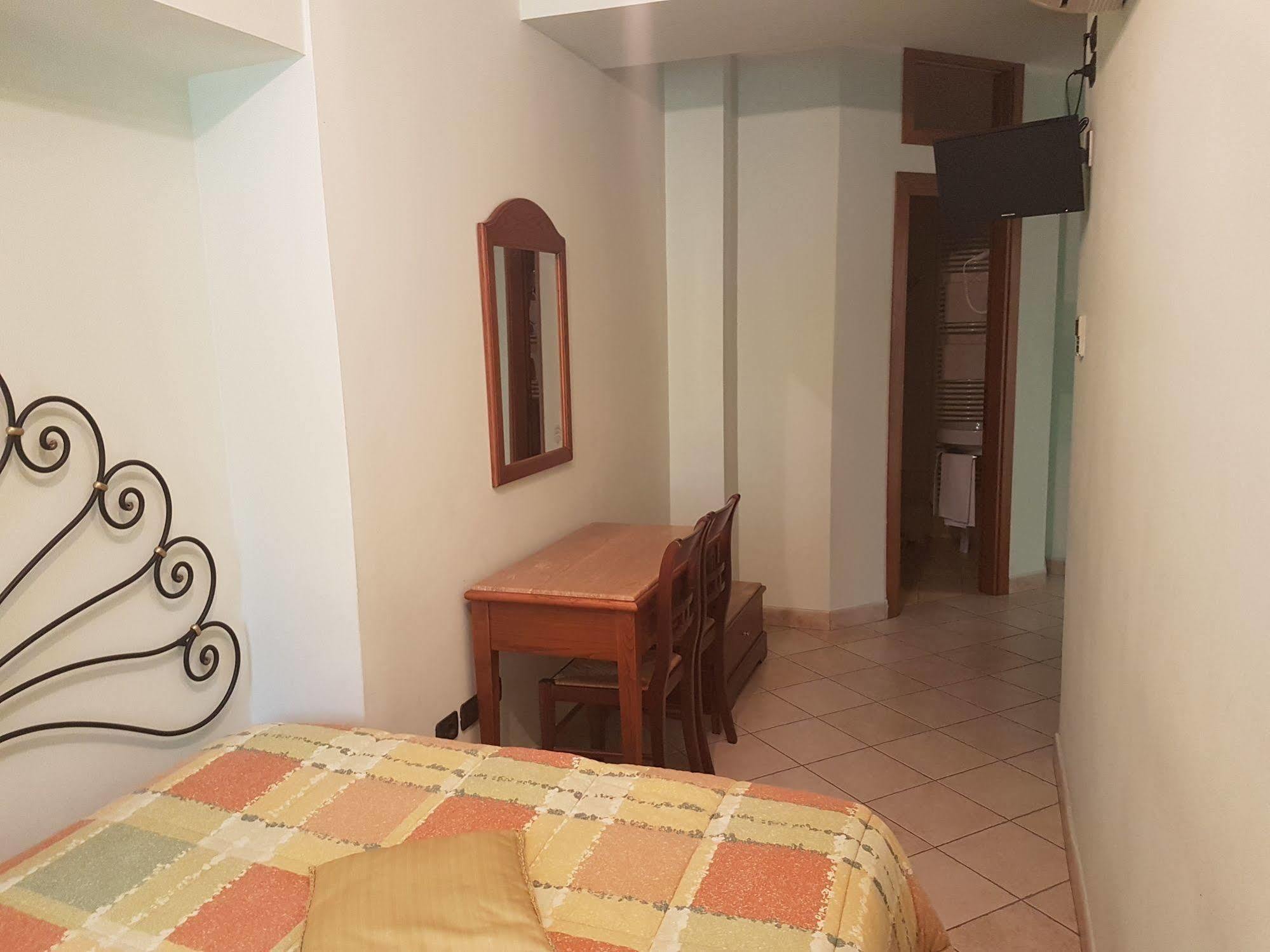 Hotel Ponte San Vittorino Асизи Екстериор снимка