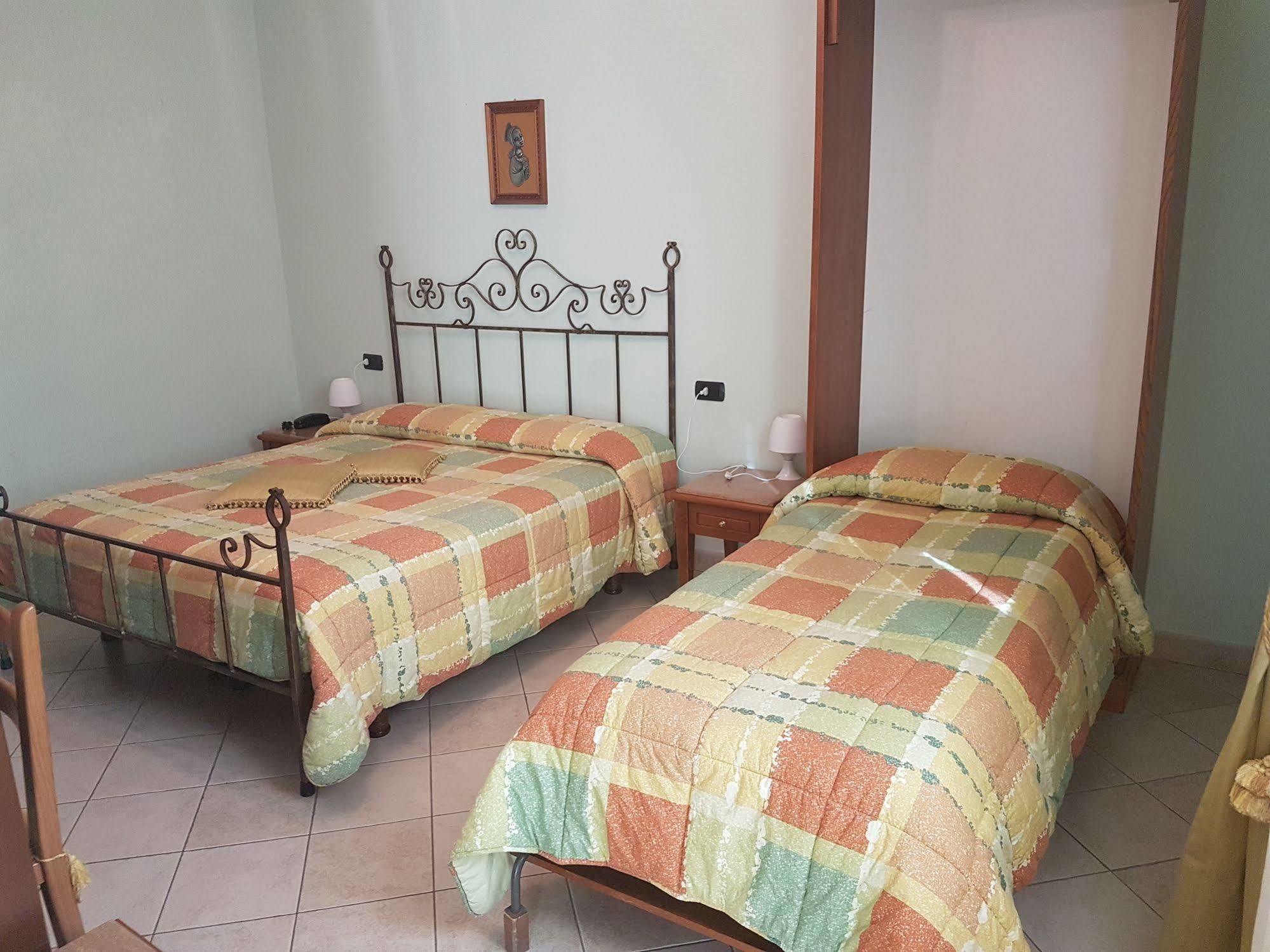 Hotel Ponte San Vittorino Асизи Екстериор снимка