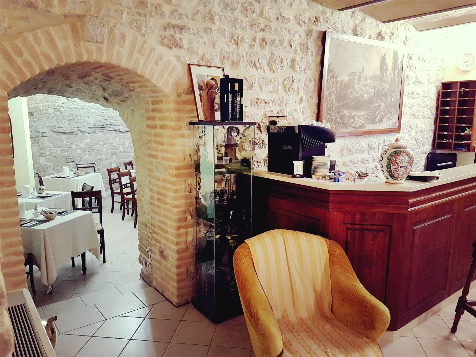 Hotel Ponte San Vittorino Асизи Екстериор снимка