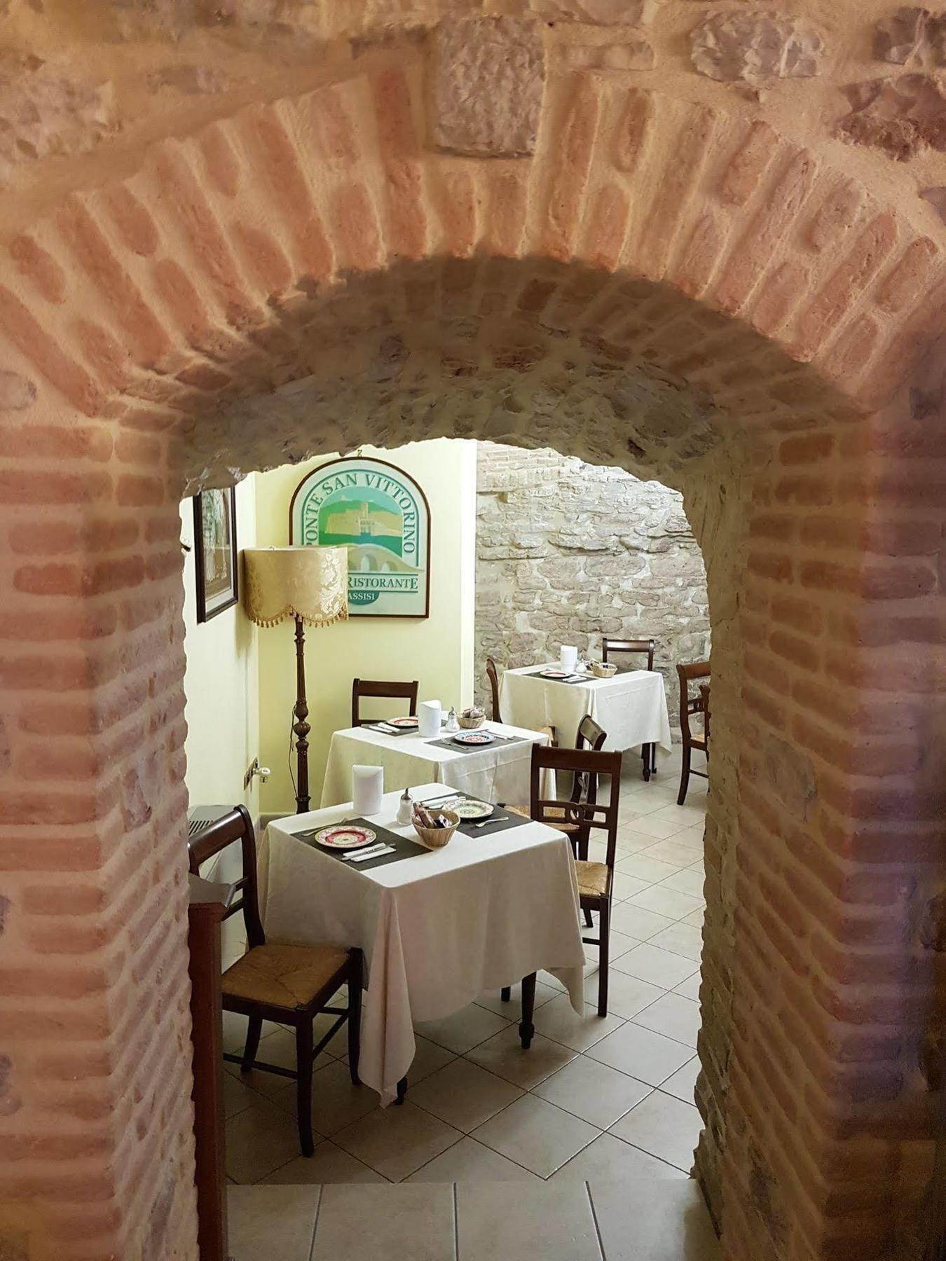 Hotel Ponte San Vittorino Асизи Екстериор снимка